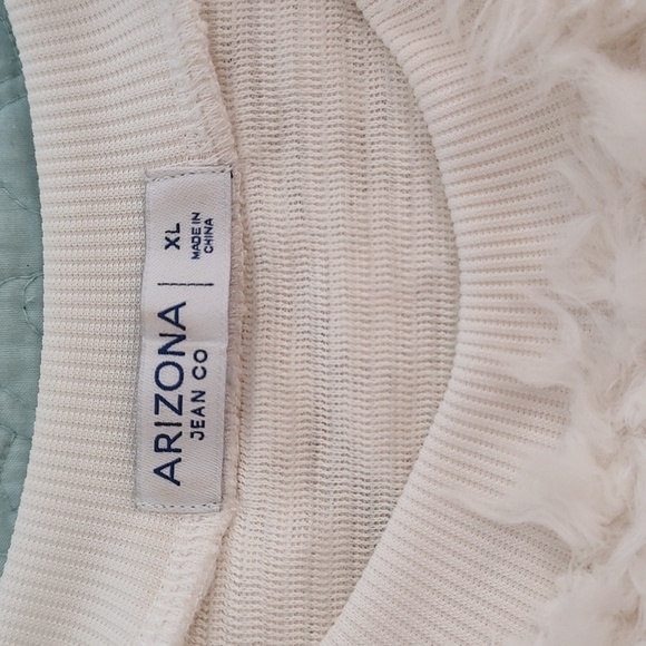 Arizona Jean Company Fluffy Faux Fur Cream Pull Over Sweater/Size XL - Picture 8 of 9
